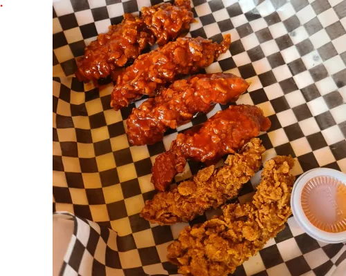 Tiras crispy bañadas en salsas img